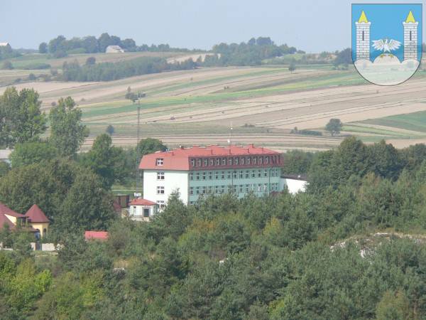 Zdjęcie: Szkoła Podstawowa i Gimnazjum w Niegowie - widok z Góry Bukowiec